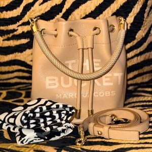 Marc Jacobs leather bucket bag